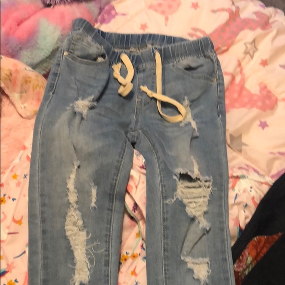 Size small ultra distressed jeans - Picture 1 of 5
